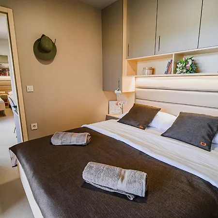 Three Bedroom Mobile * Mostec